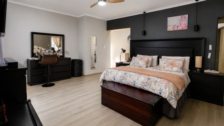 3 Bedroom Property for Sale in Safari Gardens North West